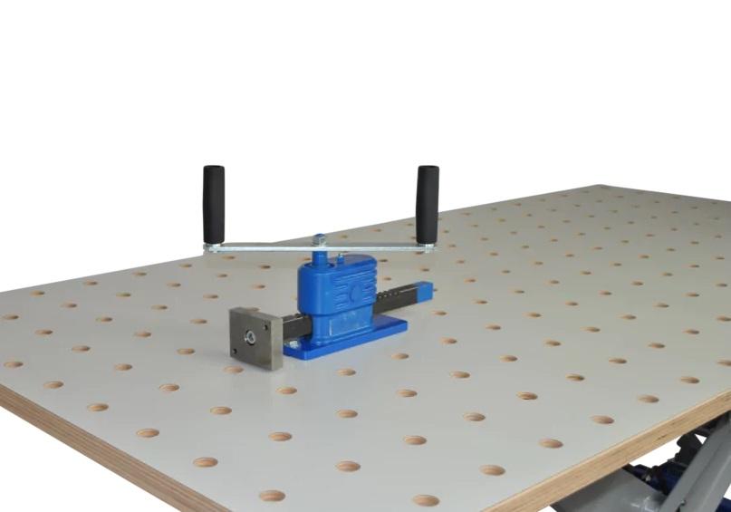 Spennanordning med tannstangsgir til hullplatebord, pris pr. stk.