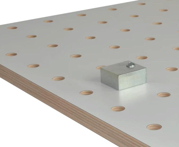 Stoppekloss til hullplatebord 70x60x30 mm. pris pr. stk.